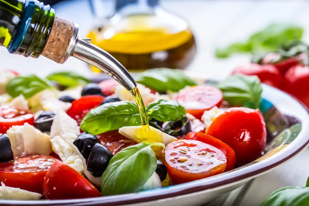 Dieta mediteraneană protejează inima și creierul, arată un nou studiu