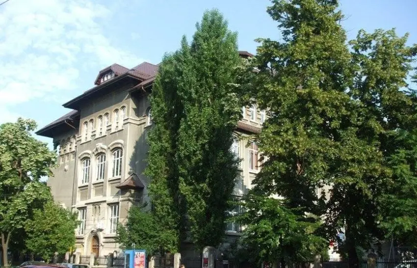 Școala 79, prima pe București: cât contează școala, cât meditațiile?